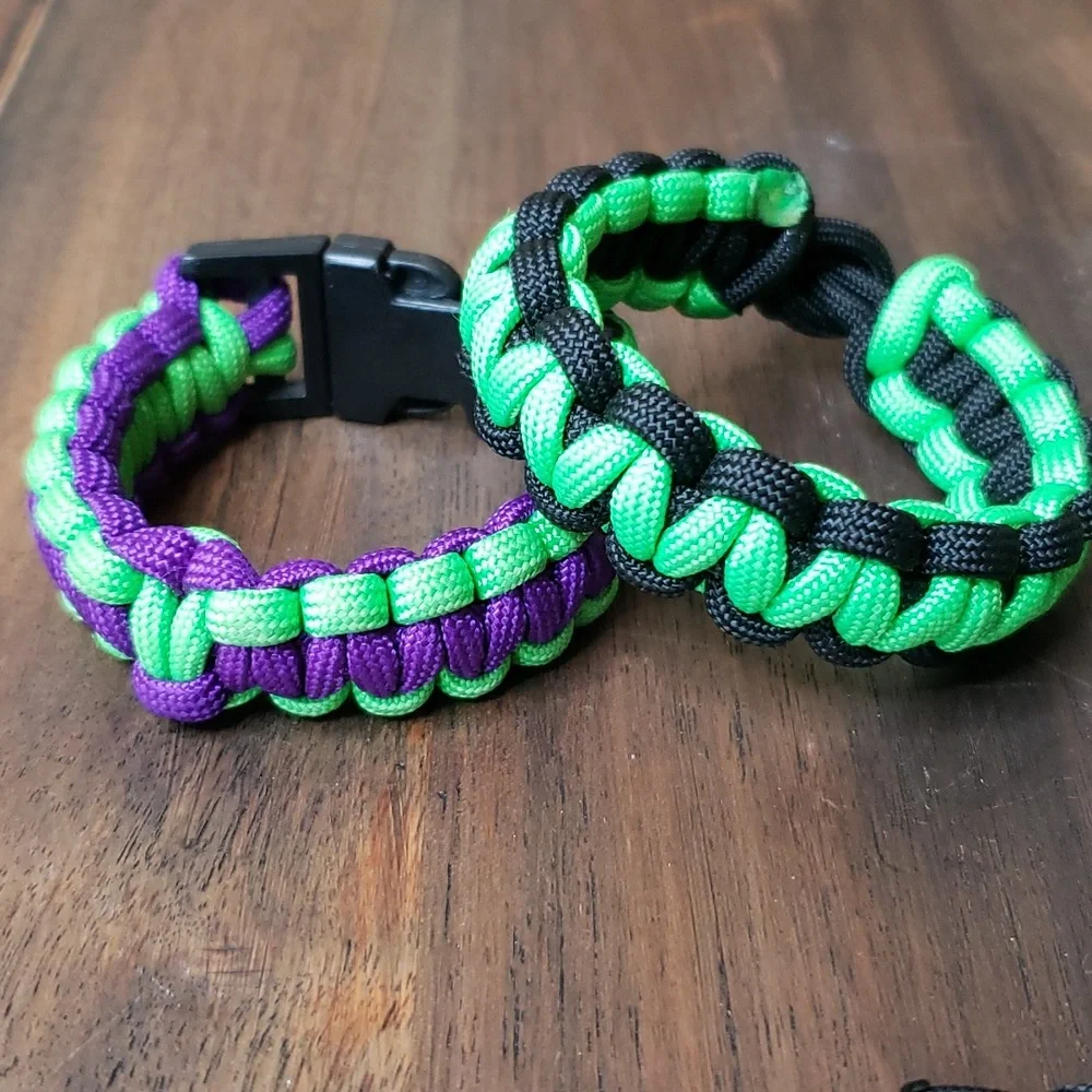 Bundle Handmade Paracord Woven Bracelest & Keychains